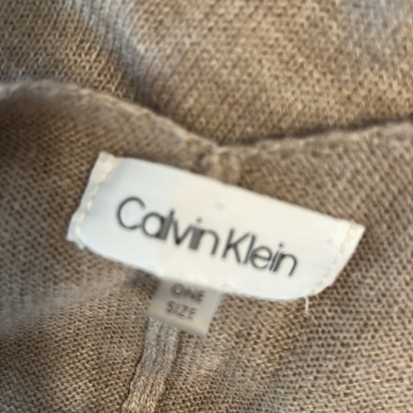 Calvin Klein scarf, shawl, blanket cardigan - Picture 3 of 3